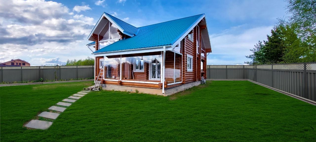 Мягкие окна на веранде загородного дома в посёлке Арсеньево